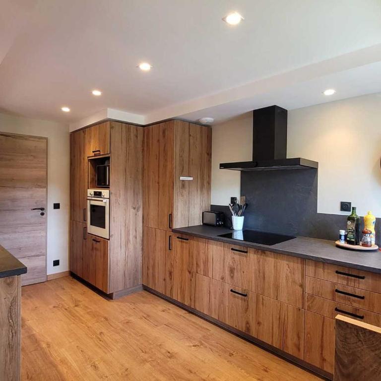 Chalet familial rénové, proche centre, capacité 12, parking, WiFi - FR-1-598-195 - Chalet - 14