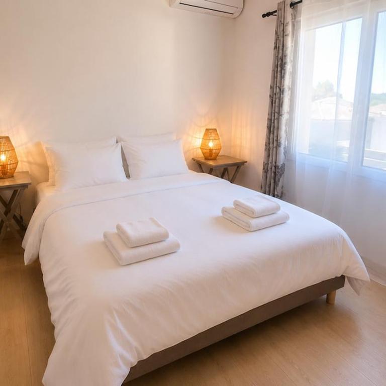 Villa Sauvignon Clim Piscine Wifi - Three-Bedroom Villa - 10