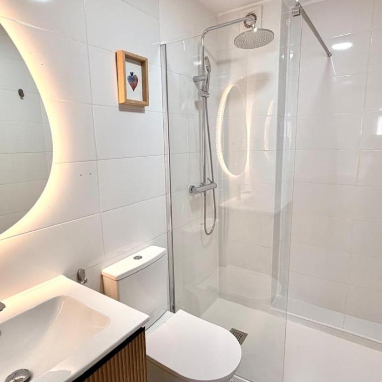 10ToSea Premium Hostal - Double Room with Balcony - 7