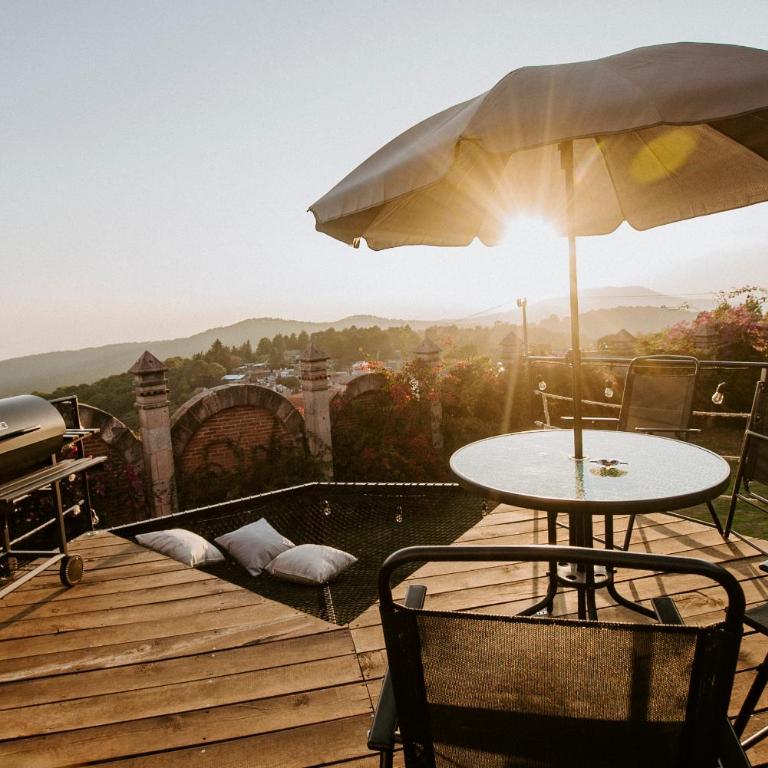 Lumbai Glamping Mazamitla - Zimmer mit Queensize-Bett und Whirlpool-Badewanne - 18
