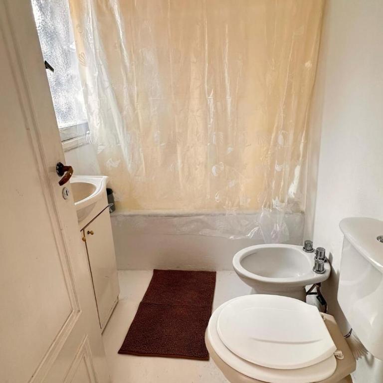 Casa muy bien ubicada ideal para grupos de jovenes - Casa de 5 dormitorios - 9