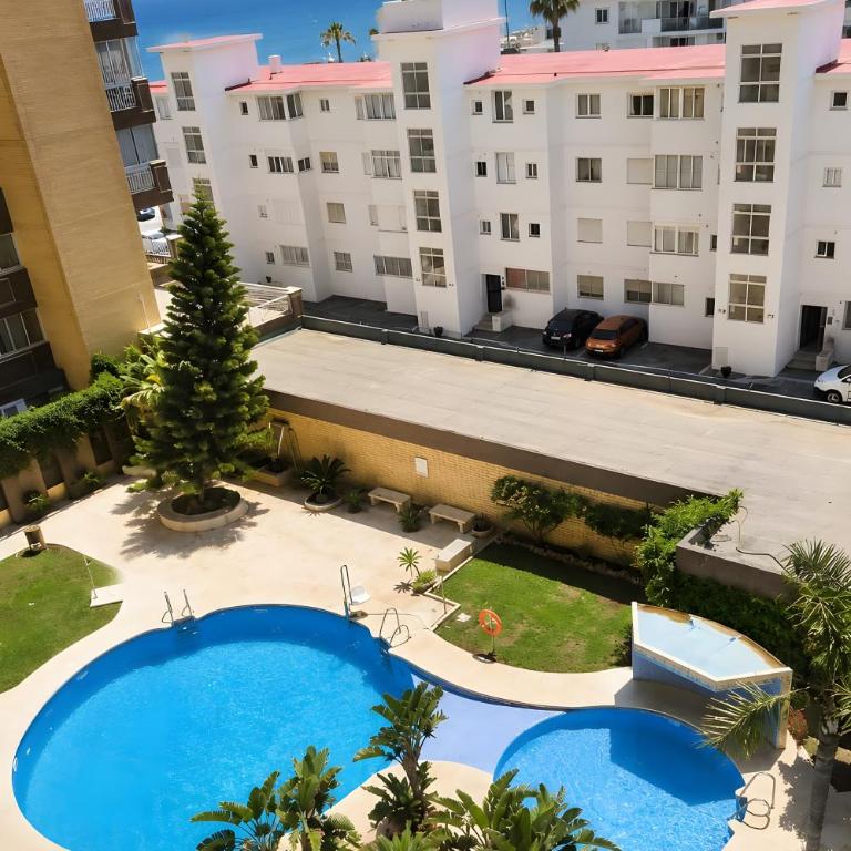 Apartment With Pool Facing The Sea - Two-Bedroom Deluxe Apartment with Ocean View - 3