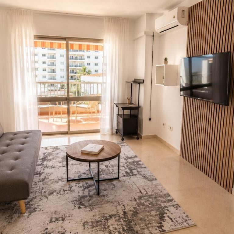 Apartment With Pool Facing The Sea - Two-Bedroom Deluxe Apartment with Ocean View - 5