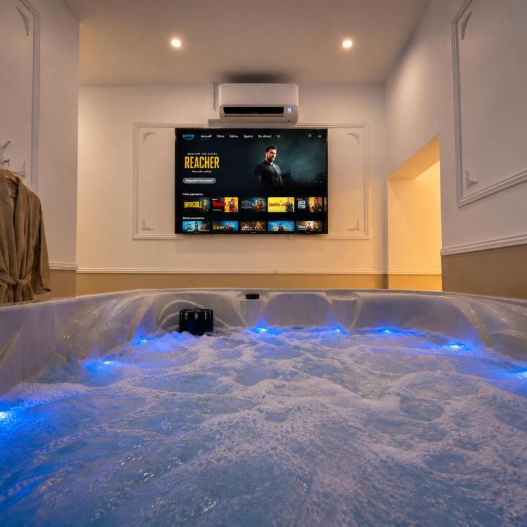 Eaux Spa Suites - Zimmer mit Queensize-Bett und Whirlpool-Badewanne - 4