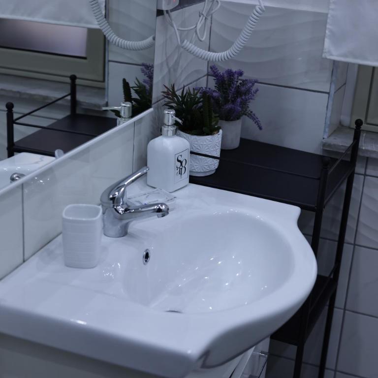 Europa INN - Economy Triple Room - 5