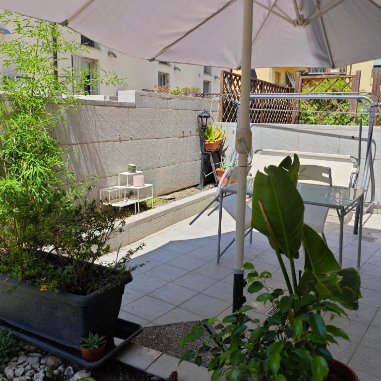 Riverside Private Garden Apartment Lungarno del Tempio - Two-Bedroom Apartment - 3