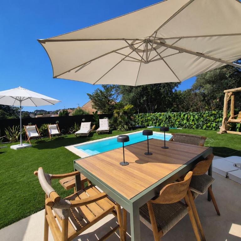 Villa Noosa, plein sud, familiale avec sa piscine privé - Casa de 4 dormitorios - 10