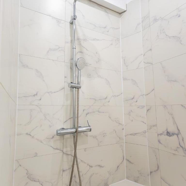 Le Riquet Haussmannien - Confort & Elégance - Climatisé - PLEIN COEUR BEZIERS - Proximité Commerces et Transports immédiat - TheWhiteGlove Services - OFFRE SPECIALE NOUVEL HEBERGEMENT - Appartamento con 2 Camere da Letto - 40