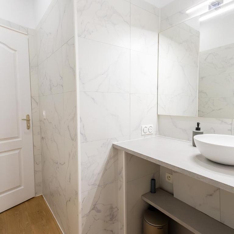 Le Riquet Haussmannien - Confort & Elégance - Climatisé - PLEIN COEUR BEZIERS - Proximité Commerces et Transports immédiat - TheWhiteGlove Services - OFFRE SPECIALE NOUVEL HEBERGEMENT - Appartamento con 2 Camere da Letto - 37