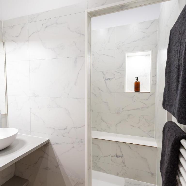 Le Riquet Haussmannien - Confort & Elégance - Climatisé - PLEIN COEUR BEZIERS - Proximité Commerces et Transports immédiat - TheWhiteGlove Services - OFFRE SPECIALE NOUVEL HEBERGEMENT - Appartamento con 2 Camere da Letto - 39