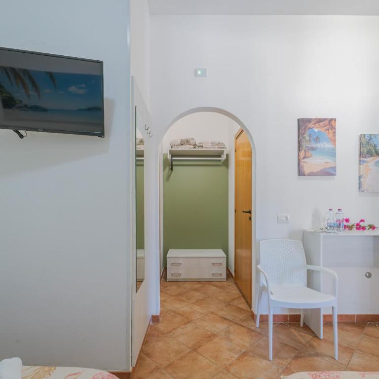 Camping Villaggio Egad - Standard Quadruple Room - 3