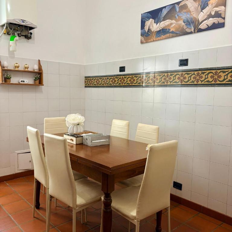 Monia Coliseum Apartment - Two-Bedroom Apartment - 10