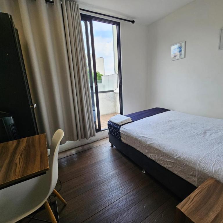 Singular Sócrates - Double Room with Private Bathroom - 9