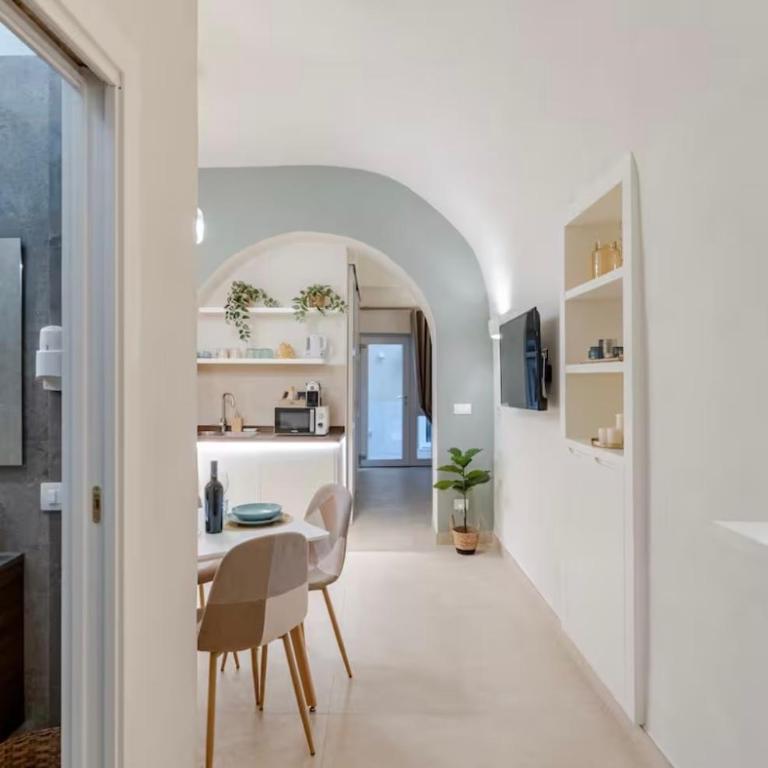 Domus Parthenope Comfort - Two-Bedroom Apartment - 4