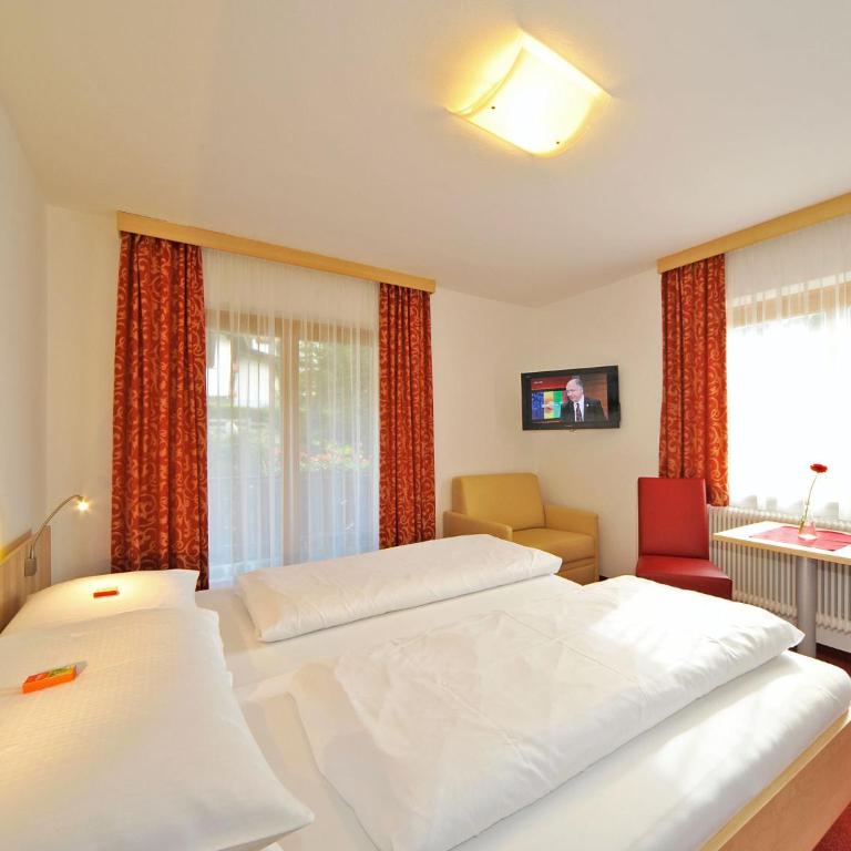 Pension Isabella - Doppelzimmer mit Balkon - 5