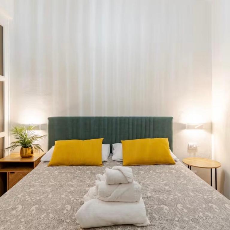 Domus Parthenope Comfort - Two-Bedroom Apartment - 14