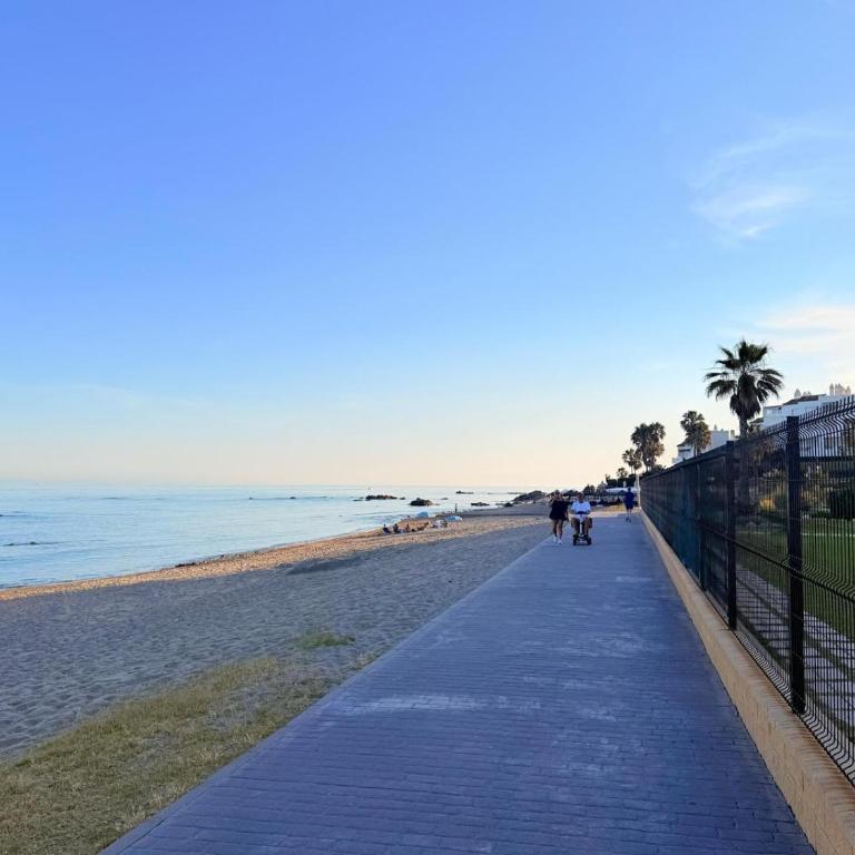 Sea Front View with Pool Paddle and Tennis Mijas - Apartamento de 1 dormitorio - 27