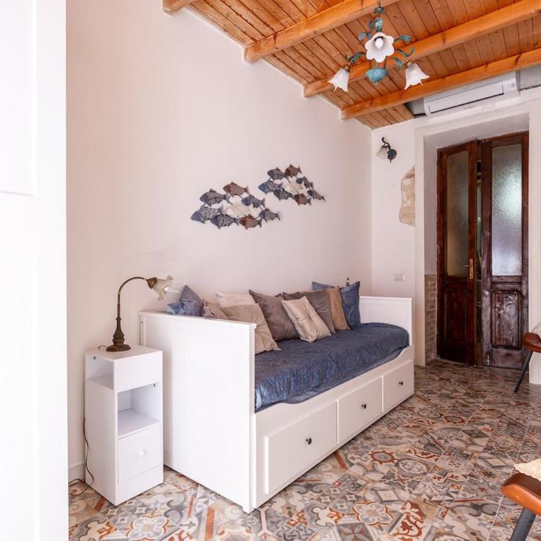 Virgilio House 3 - Two-Bedroom Apartment - 25