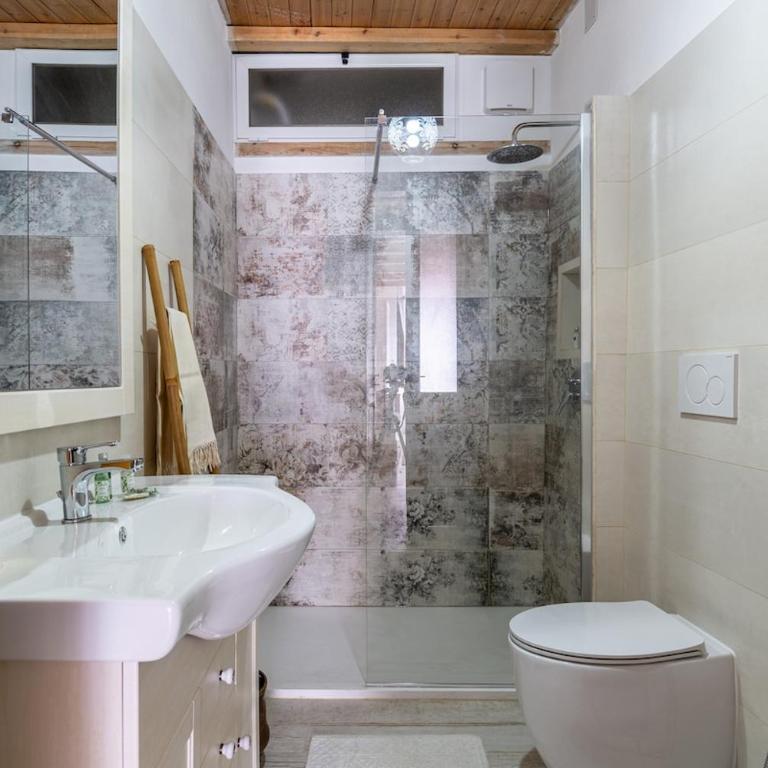Virgilio House 3 - Two-Bedroom Apartment - 40