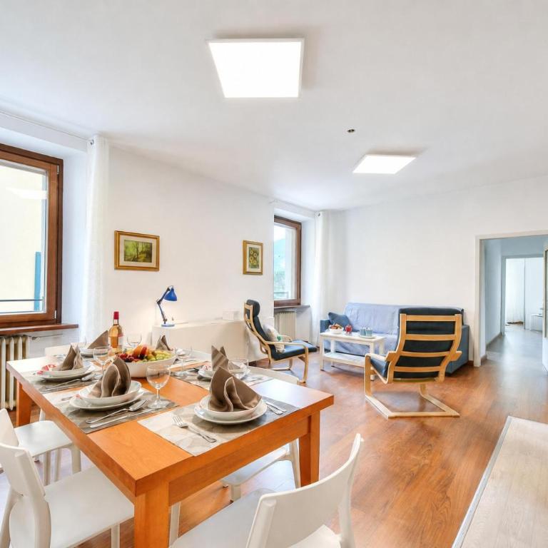 Residenza Rocca Del Lago 4 - Happy Rentals - Appartamento con Vista Lago - 1