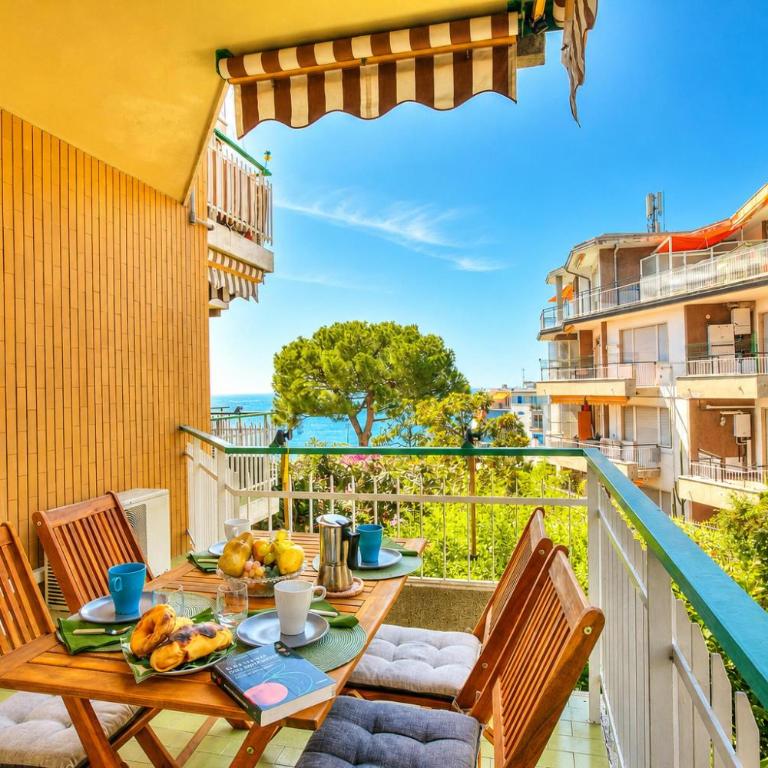 Casa Emma With Sea Glimpse Terrace - Happy Rentals - Appartement - Rez-de-Chaussée - 1
