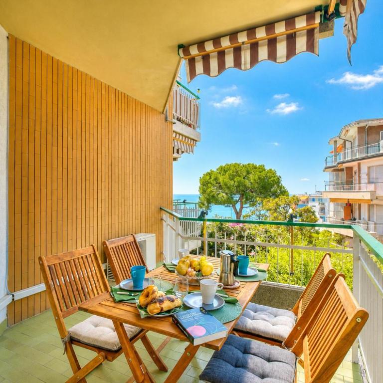 Casa Emma With Sea Glimpse Terrace - Happy Rentals - Appartement - Rez-de-Chaussée - 8