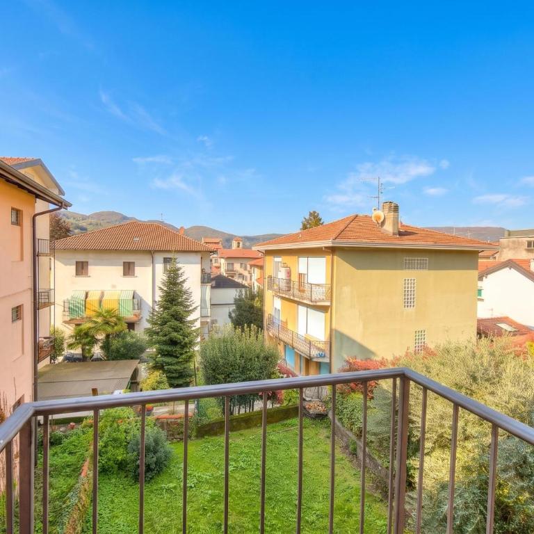Riccardo House Stresa 1 min from Lake - Happy Rentals - Apartment with Balcony - 2