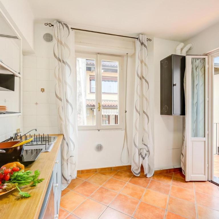 Riccardo House Stresa 1 min from Lake - Happy Rentals - Apartment with Balcony - 14