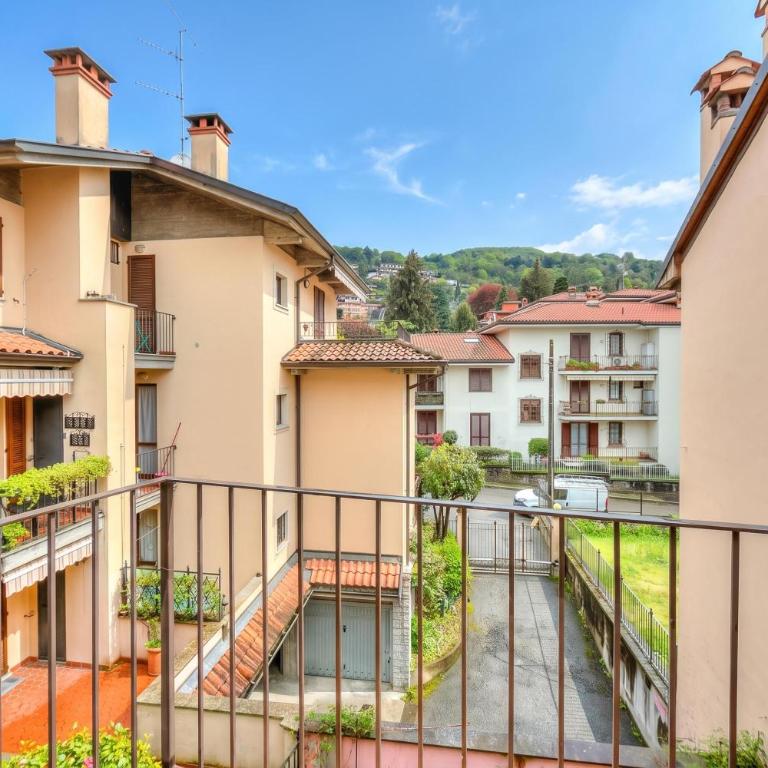 Riccardo House Stresa 1 min from Lake - Happy Rentals - Apartment with Balcony - 20