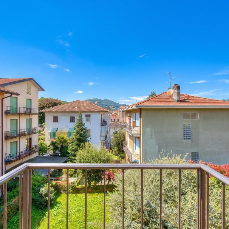 Riccardo House Stresa 1 min from Lake - Happy Rentals - Apartment with Balcony - 21