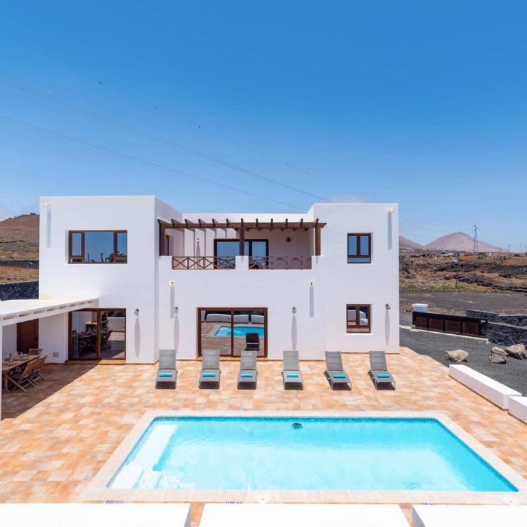 Villa Medio Panuelo by Villa Plus - Villa - 2