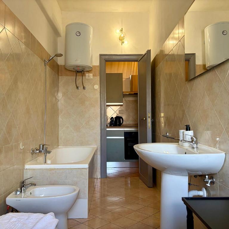 Vatican Museums Apartment View - 1 Min Metro San Pietro - Appartamento con 2 Camere da Letto - 13