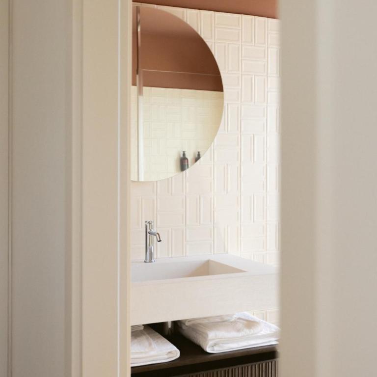 Hortus Bellagio - King Suite with Balcony - 4