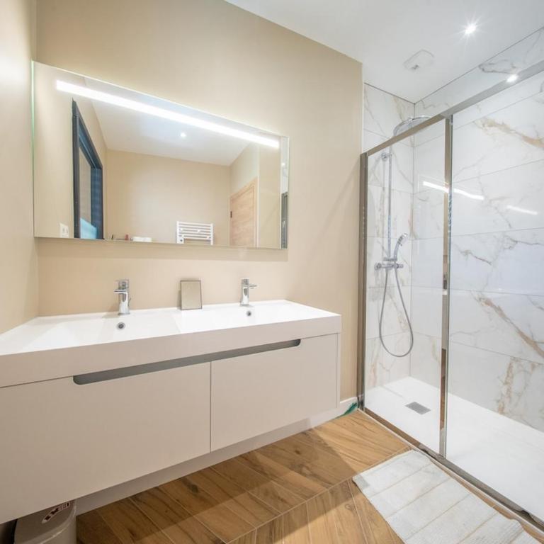 Splendide villa de standing avec piscine privée - Villa - 32