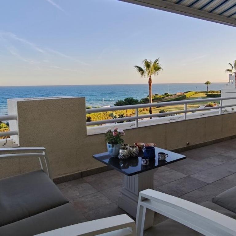 Spectacular 3 bedrooms Sea Views apartment - Apartamento de 3 dormitorios - 80