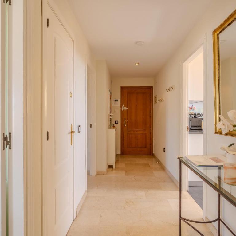ADB352 - Penthouse Walk to Beach Town - Apartamento - 16