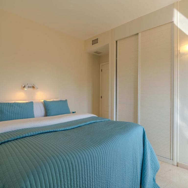 ADB352 - Penthouse Walk to Beach Town - Apartamento - 18