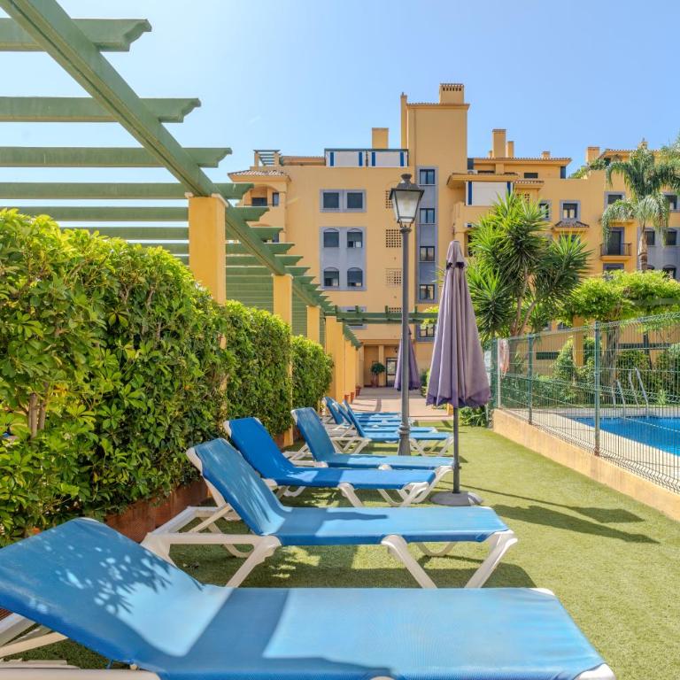 ADB352 - Penthouse Walk to Beach Town - Apartamento - 30