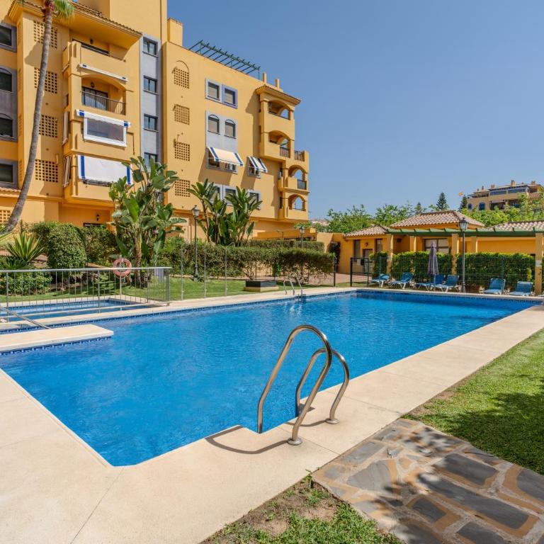 ADB352 - Penthouse Walk to Beach Town - Apartamento - 29