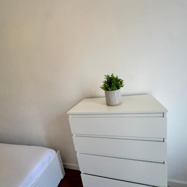 Three Separate Homes In Historic Areas of Rome, Two Next to The Colosseum, One Next to The Vatican, Both Near Metro Stations - Appartamento con 2 Camere da Letto - 10