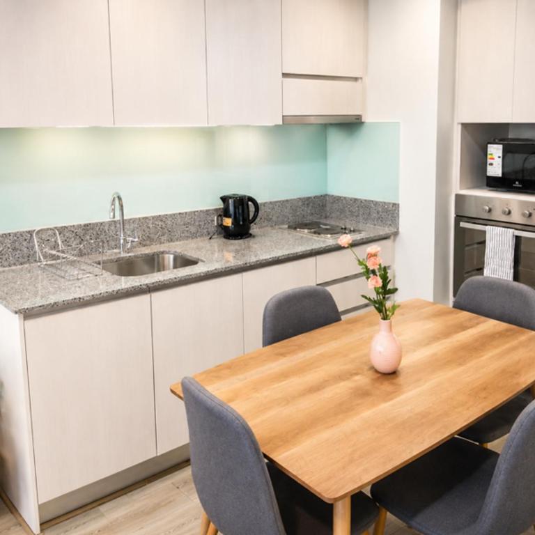 Alameda I Metro y Terminal de Buses - One-Bedroom Apartment - 5