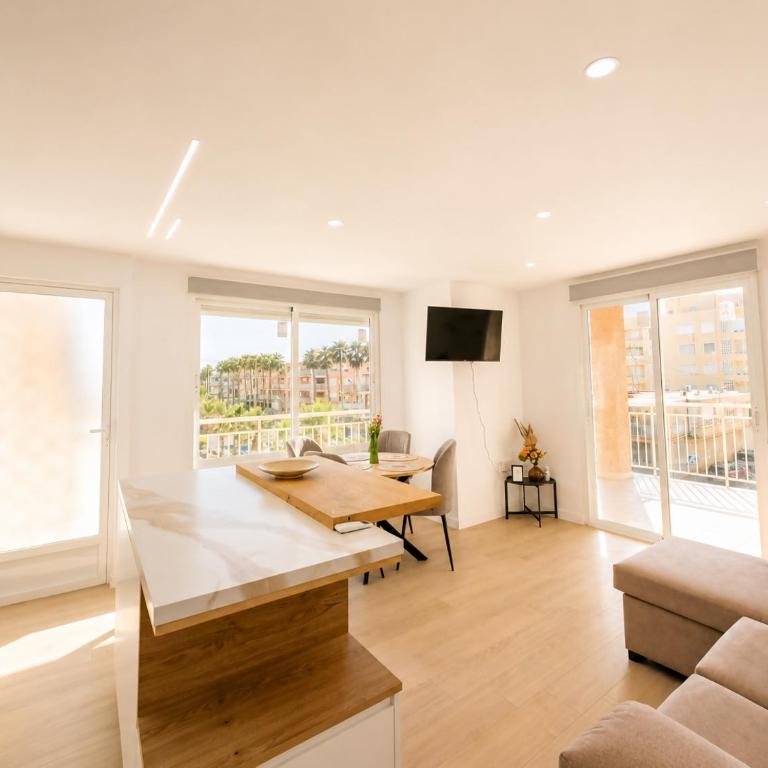 Blue Peak Apartment: Diseño Junto al Mar - Apartamento con vistas al mar - 1