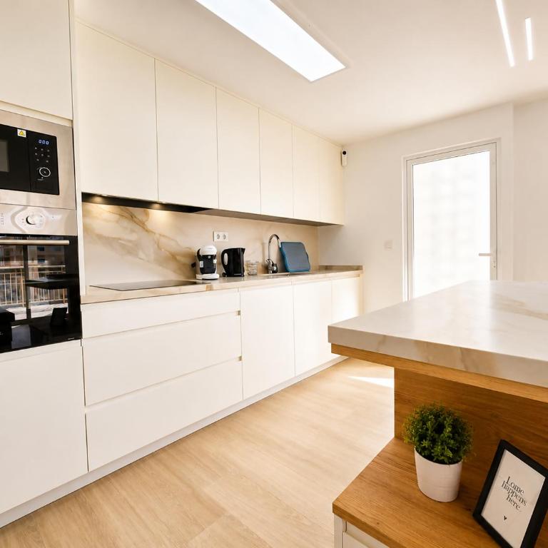 Blue Peak Apartment: Diseño Junto al Mar - Apartamento con vistas al mar - 8