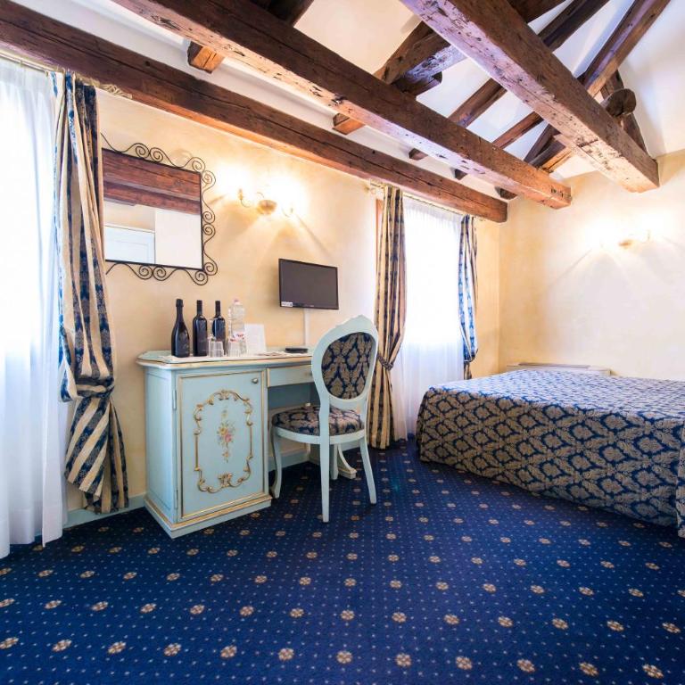 Locanda Ca' Zose - Camera Superior Matrimoniale/Doppia con Letti Singoli con Vista Canale - 4