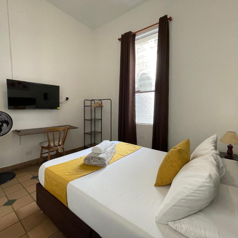 Hotel Boulevard del Río - Standard Double Room with Fan - 4