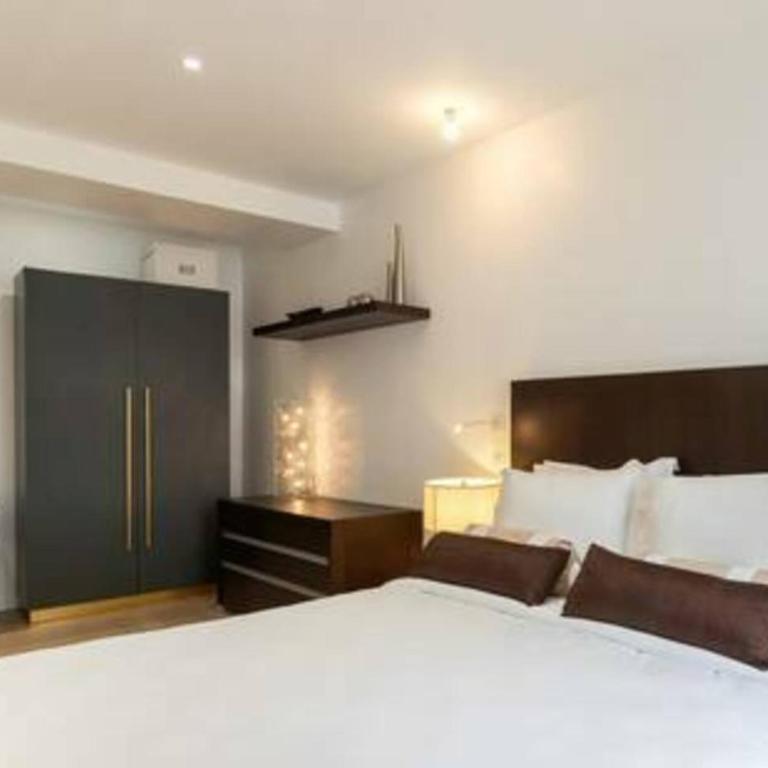 Stunning 2 Bedroom Apartment - Appartement - 17