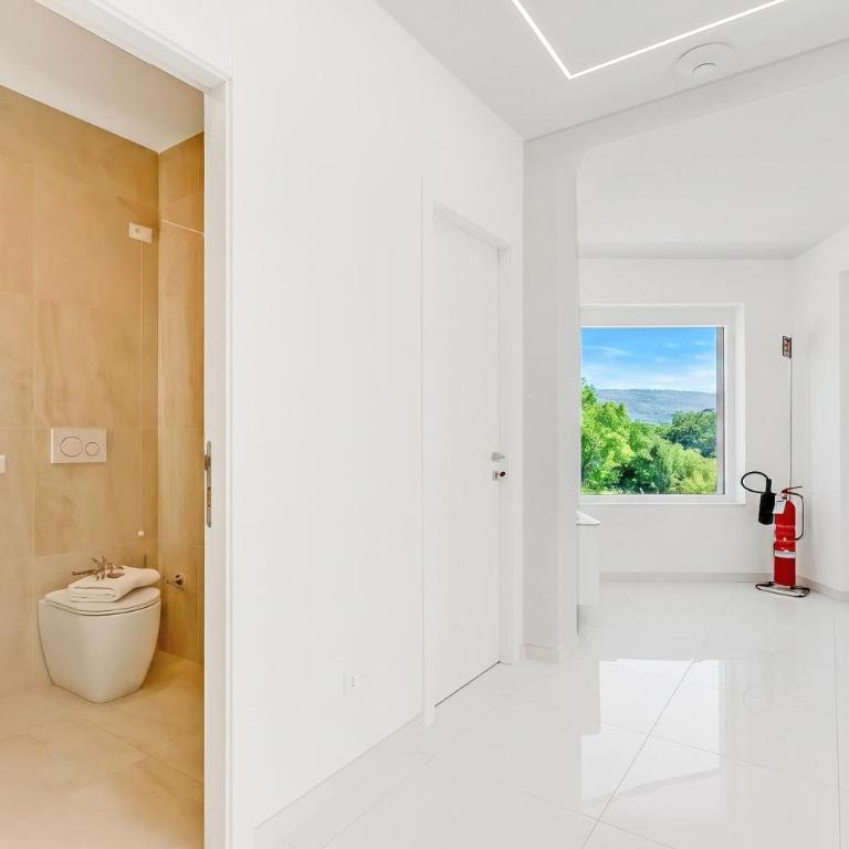 Villa Chimera White 16 with Pool & Gym - Villa Deluxe - 15