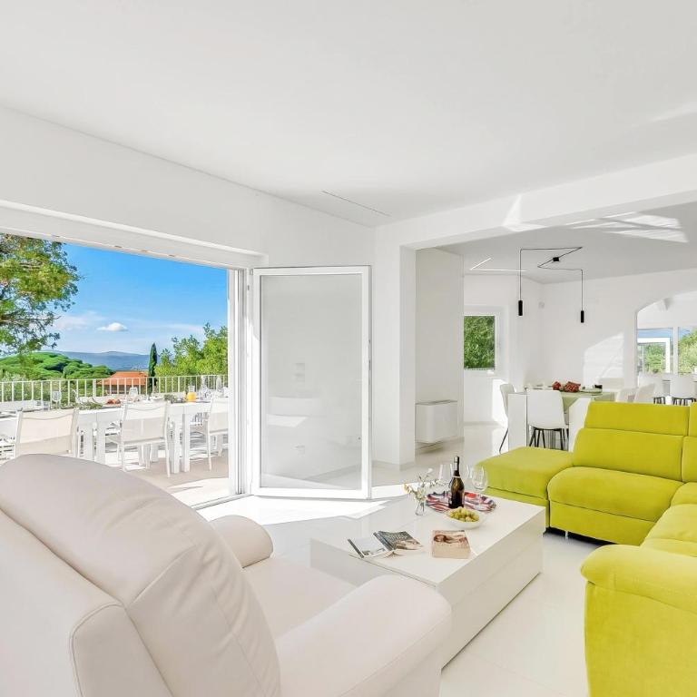 Villa Chimera White 16 with Pool & Gym - Villa Deluxe - 23