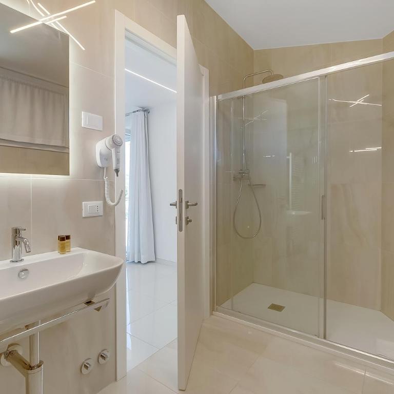 Villa Chimera White 16 with Pool & Gym - Villa Deluxe - 22