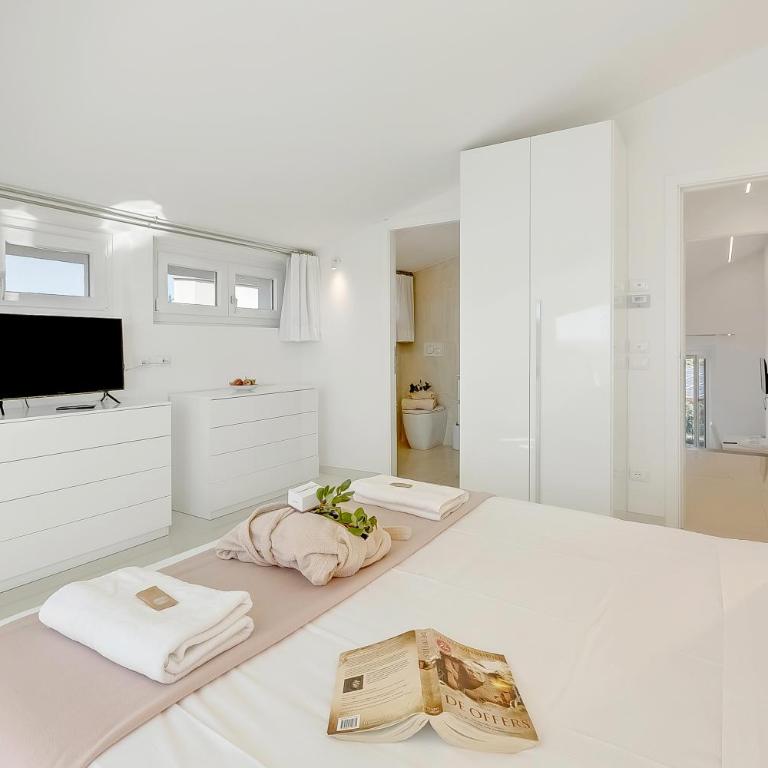 Villa Chimera White 16 with Pool & Gym - Villa Deluxe - 29